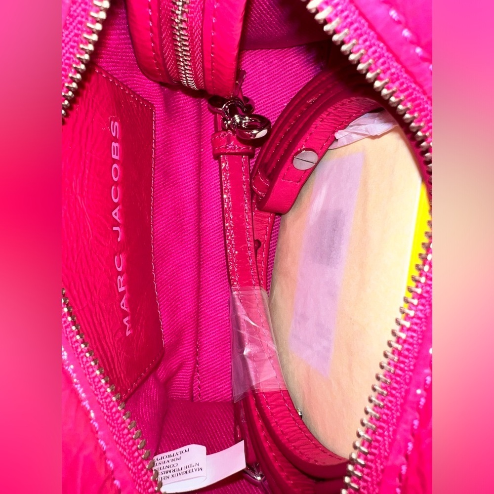 NEW MARC JACOBS The SHINY Mini CRINKLE Leather Crossbody The Tote Bag Magenta - Picture 13 of 13